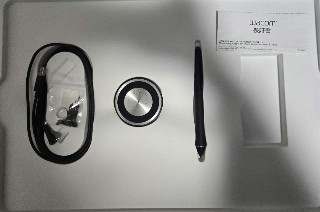 ワコ厶ペンタブ Wacom Intuos Pro Lサイズ