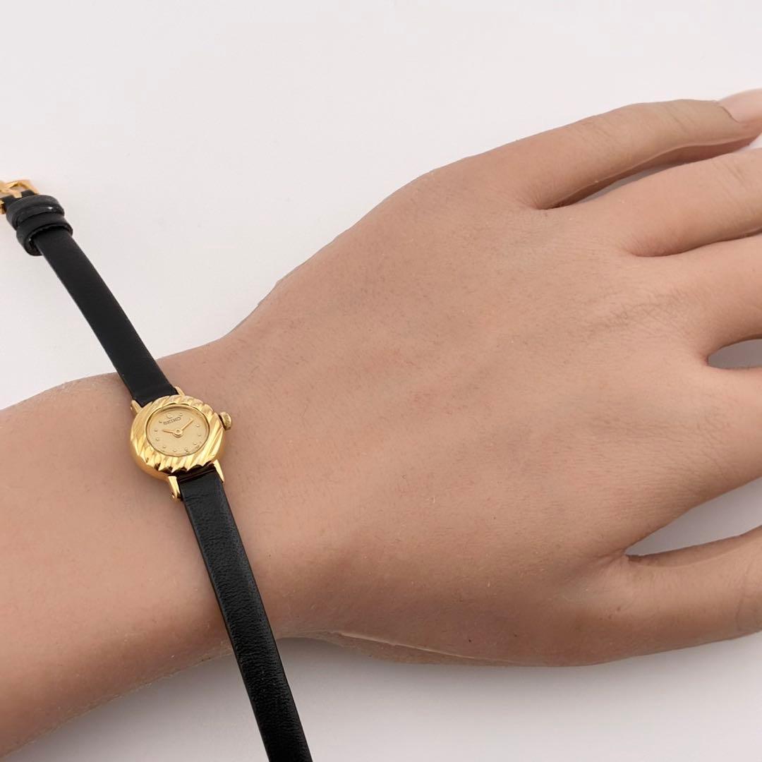 【美品/希少/電池交換済】SEIKO　腕時計　クォーツ　ゴールド　ブラック　QZ