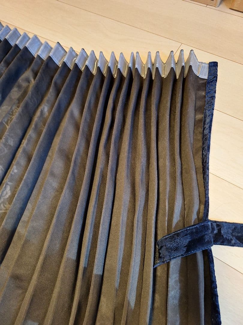 金華山仮眠カーテン【トラック用】ネイビーチンチラ風バラ柄2枚セット