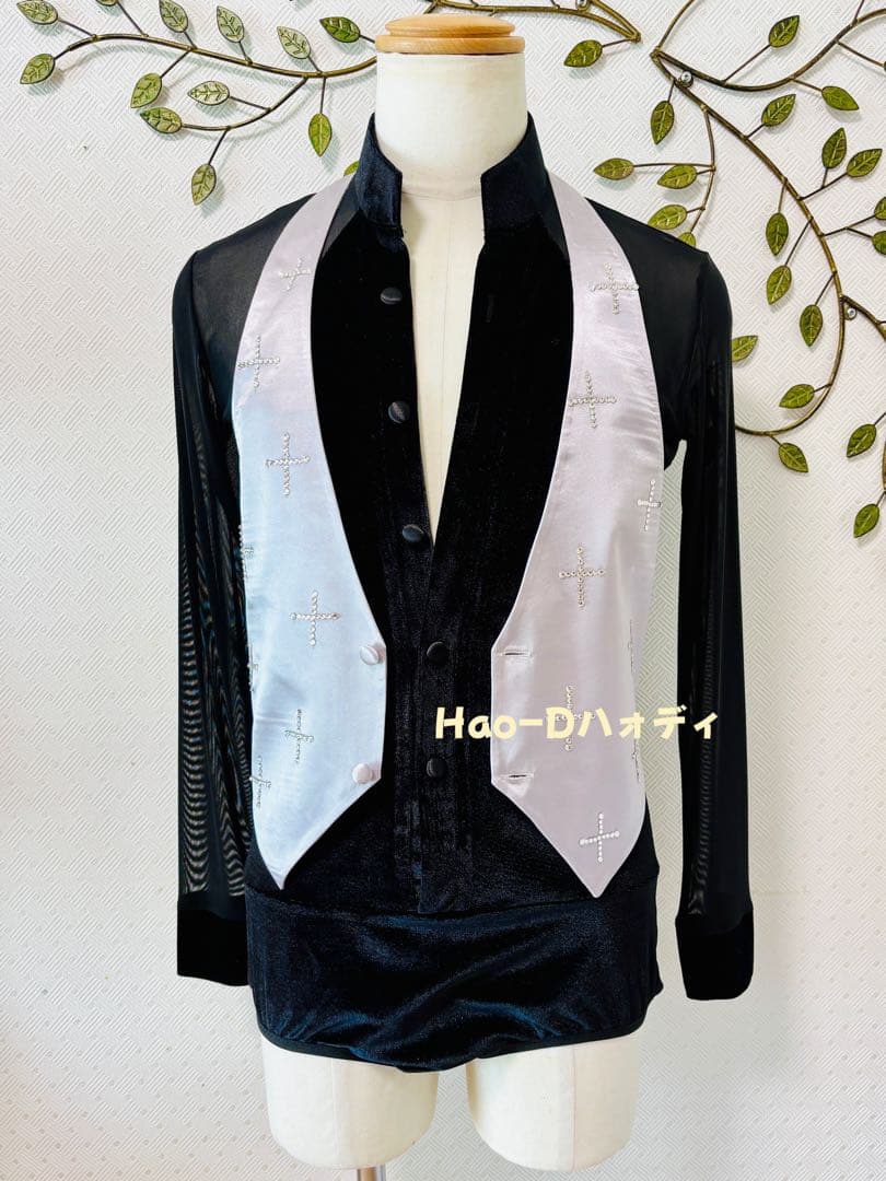 新品★社交ダンス★ラテン★ベスト★シルバーグレー★サテン★ストーンあり★M
