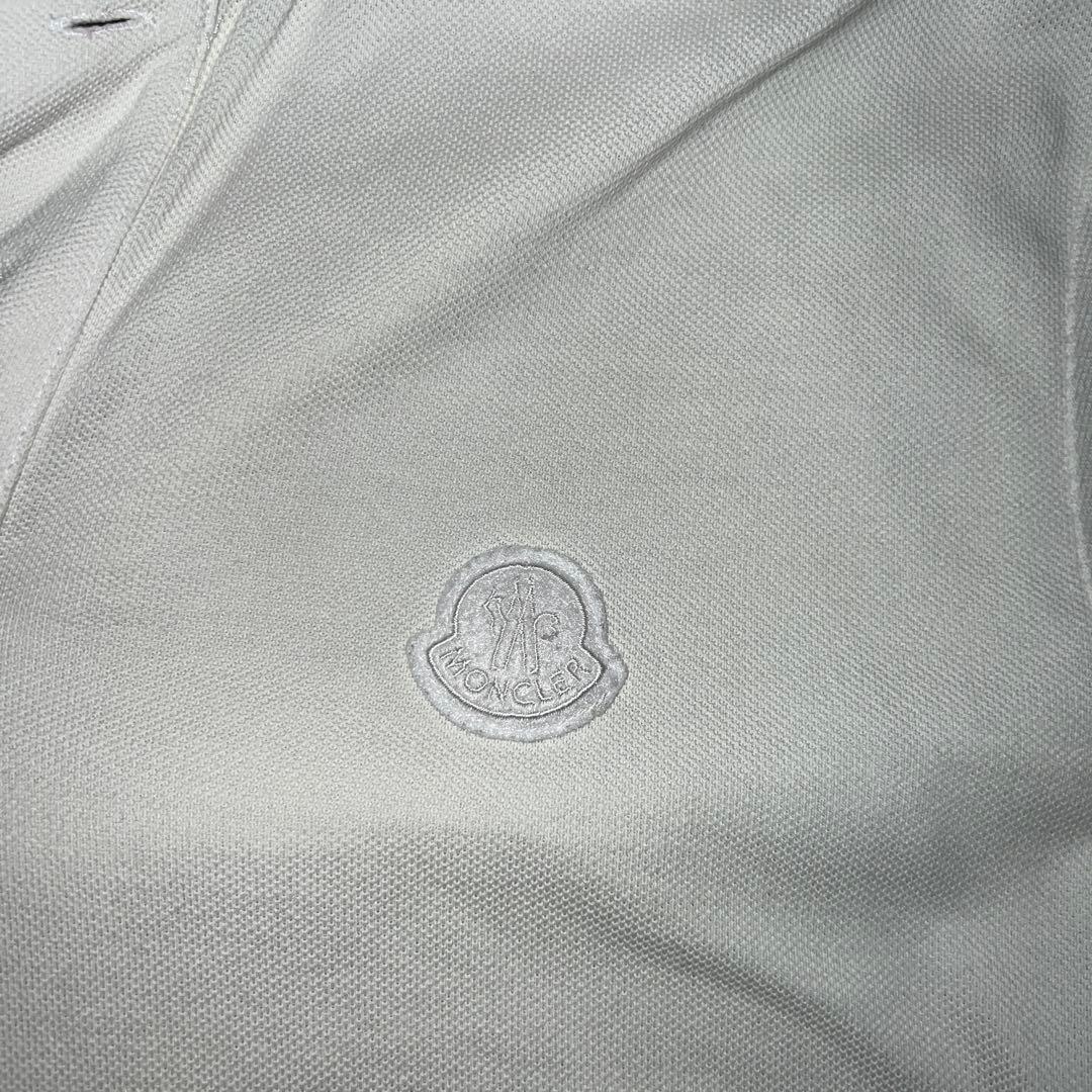 モンクレール　白色　ポロシャツ　Ｍサイズ