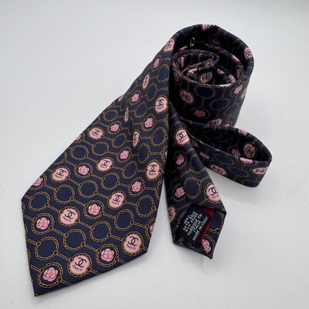 CHANEL シャネル ネクタイ 小紋 総柄 カメリア チェーン付 プリント