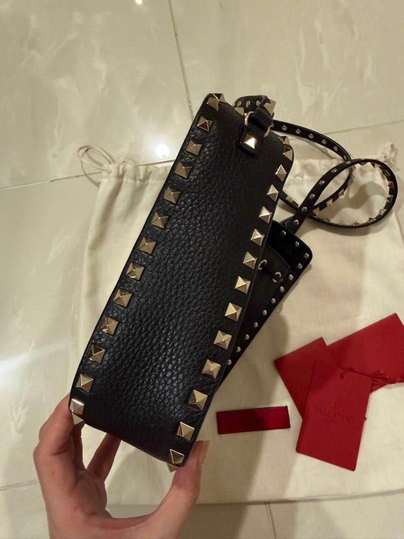 VALENTINO ヴァレンティノロックスタッズ レザーショルダーバッグ