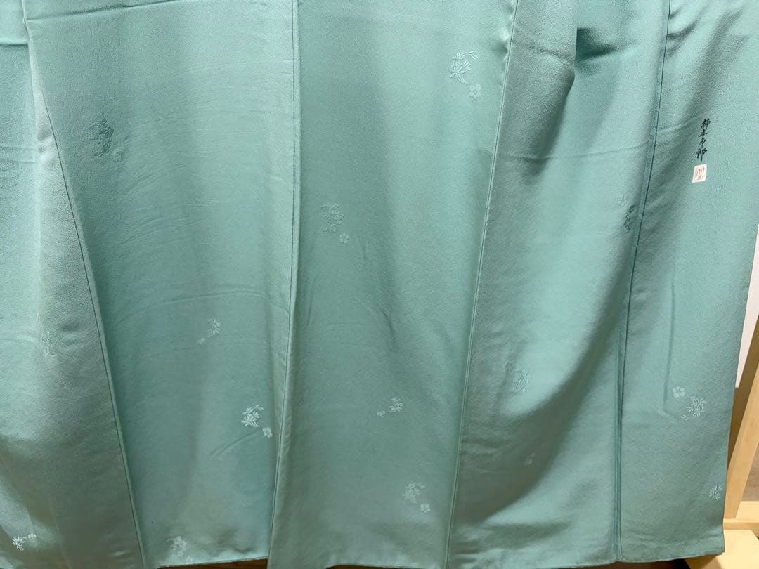 B 作家物 柿本市郎 小花の地模様 水浅葱色 縮緬 正絹 袷 色無地 着物 K5