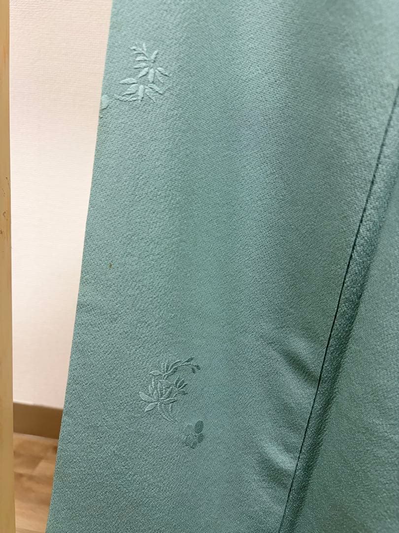 B 作家物 柿本市郎 小花の地模様 水浅葱色 縮緬 正絹 袷 色無地 着物 K5