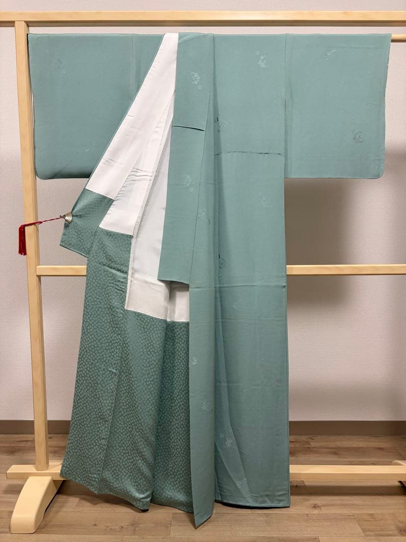 B 作家物 柿本市郎 小花の地模様 水浅葱色 縮緬 正絹 袷 色無地 着物 K5