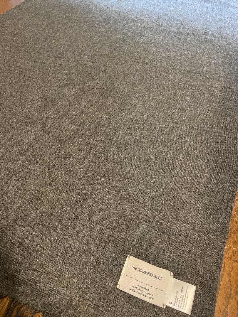 「The Inoue Brothers ベビーアルパカ大判ストール グレー」