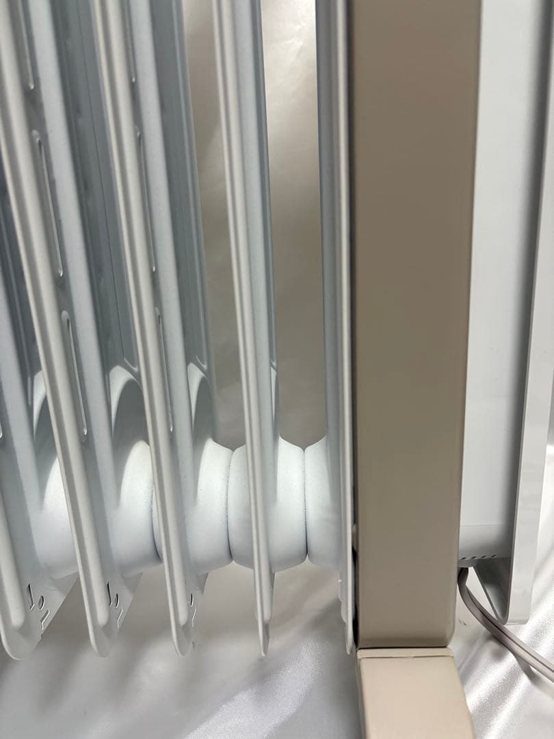 DeLonghi Vertigo オイルヒーター RHJ21F0812-WH