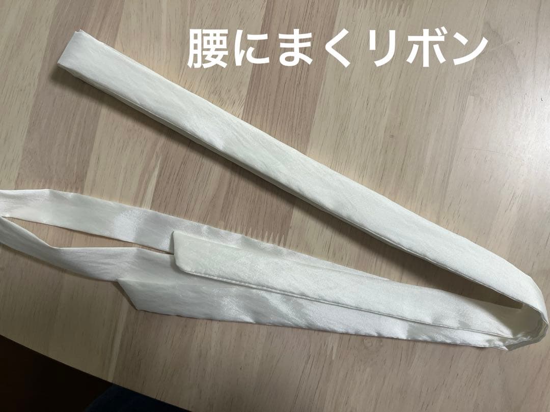 フリル付きオフショルダーウェディングドレス