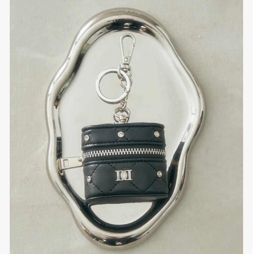 darich キルティングビジューAirPodsケース　ブラック