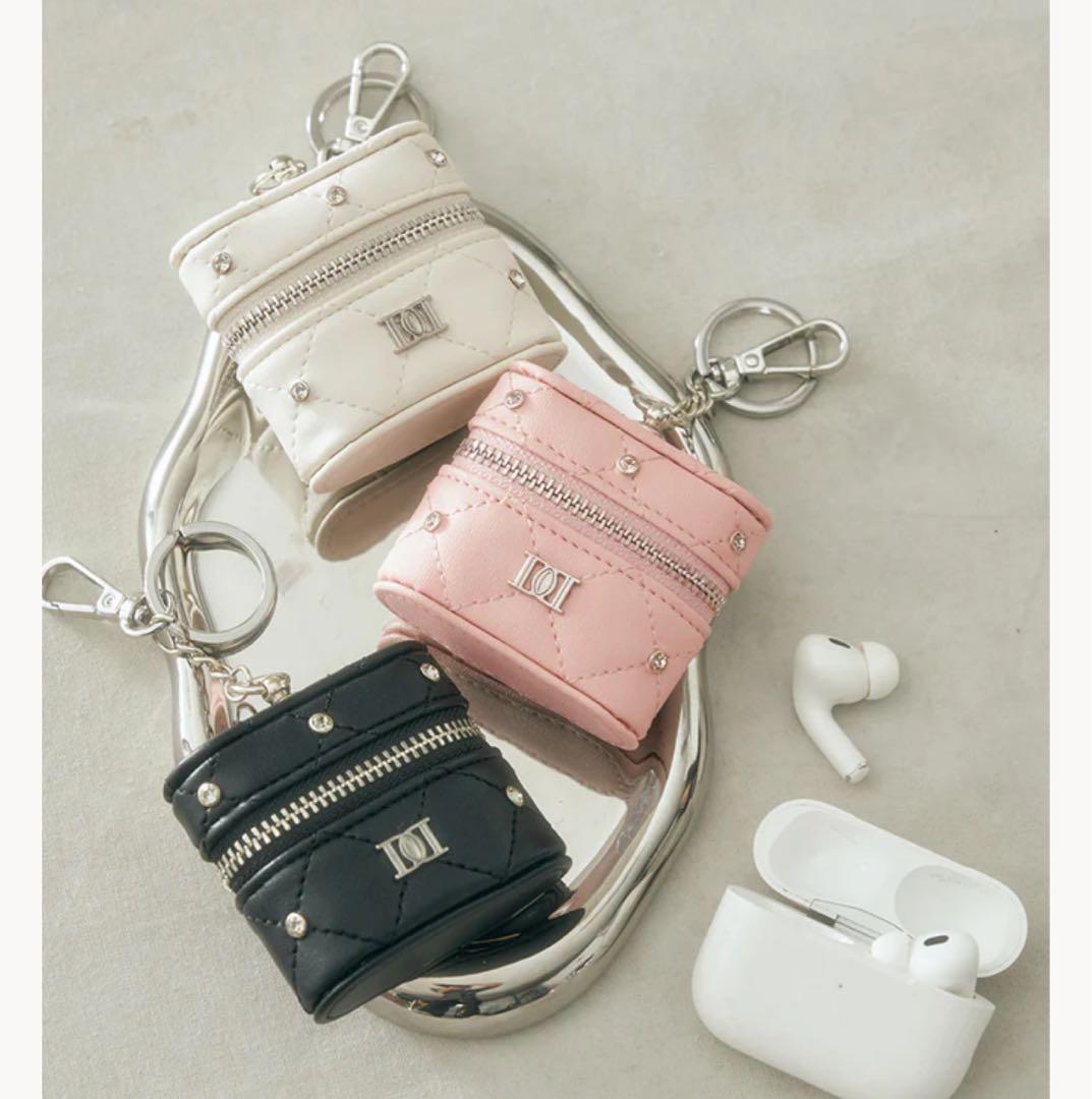 darich キルティングビジューAirPodsケース　ブラック