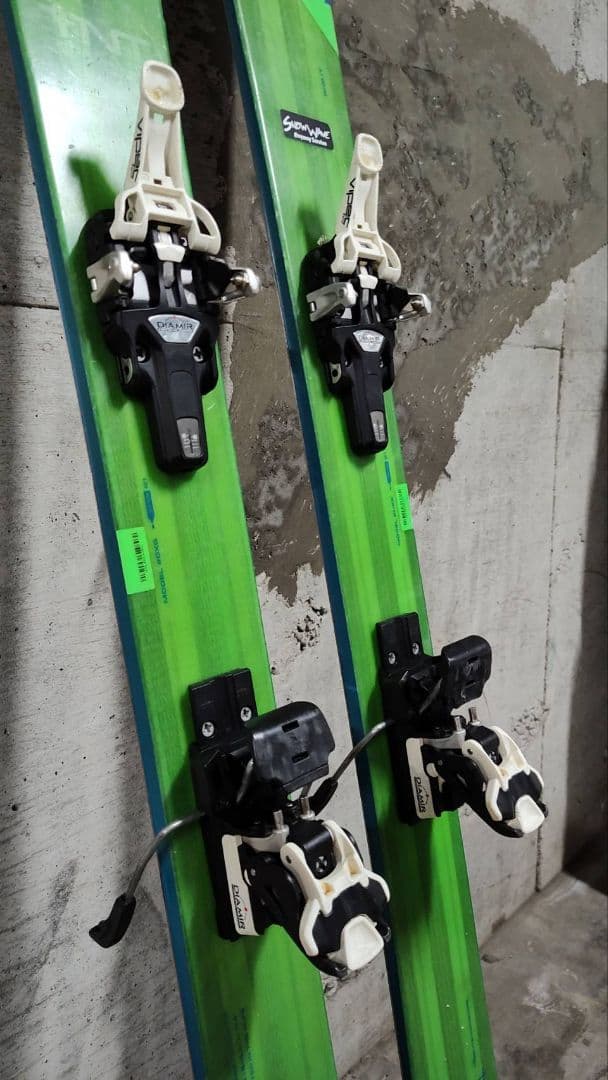 エラン　バックカントリー用　スキー板　緑