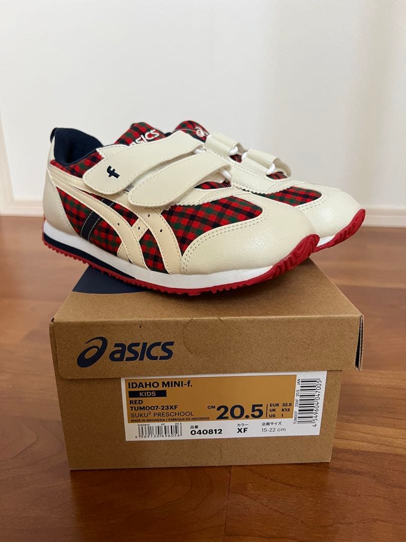 新品　ファミリア　アシックス　スニーカー　20.5cm