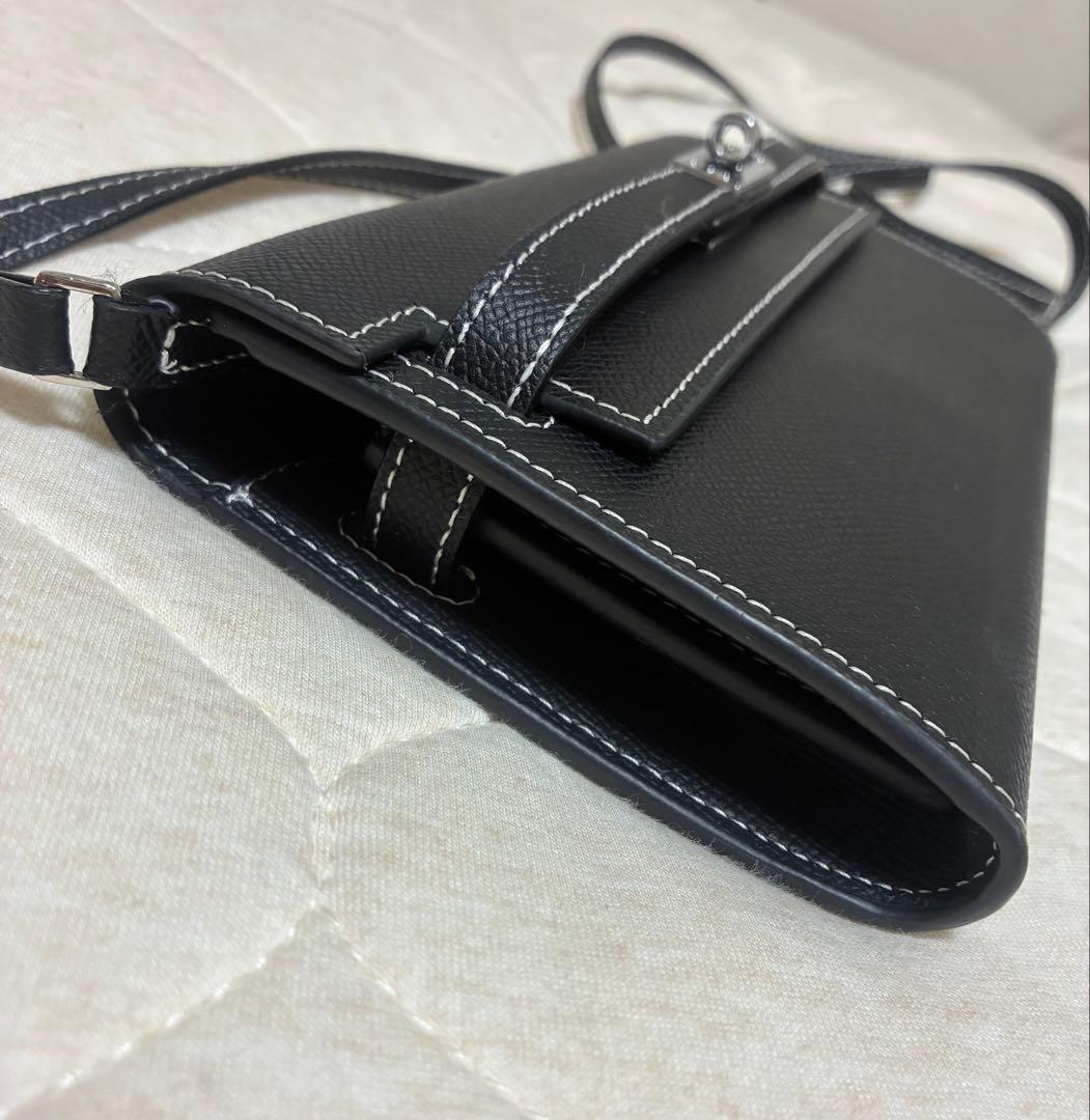 ショルダー付き長財布