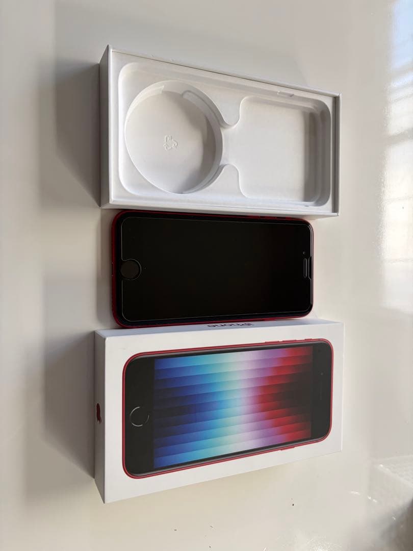 ⭐︎美品　Apple iPhone SE (第3世代) レッド 本体　+おまけ⭐︎