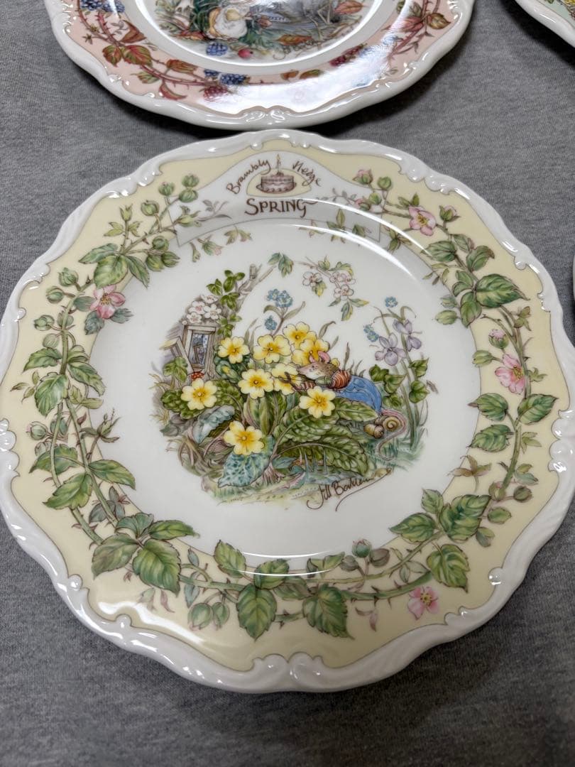【美品】ロイヤルドルトン春夏秋冬 皿4枚セット（直径21cm）