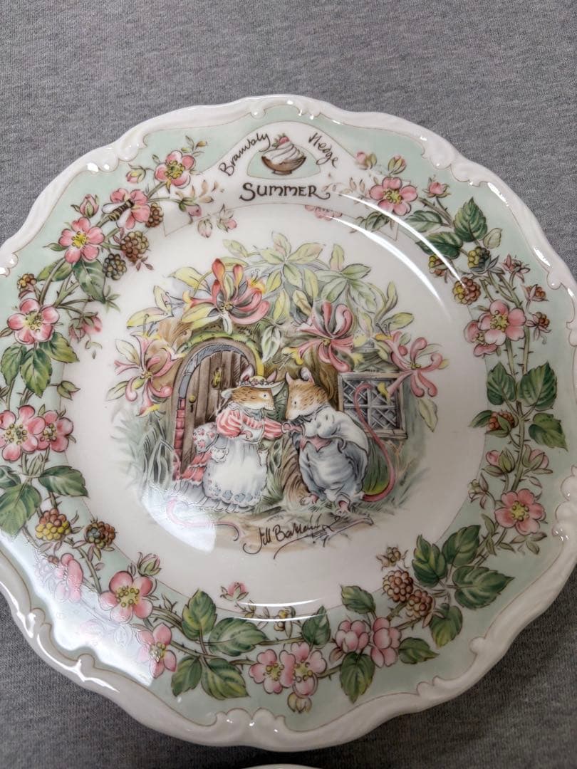 【美品】ロイヤルドルトン春夏秋冬 皿4枚セット（直径21cm）