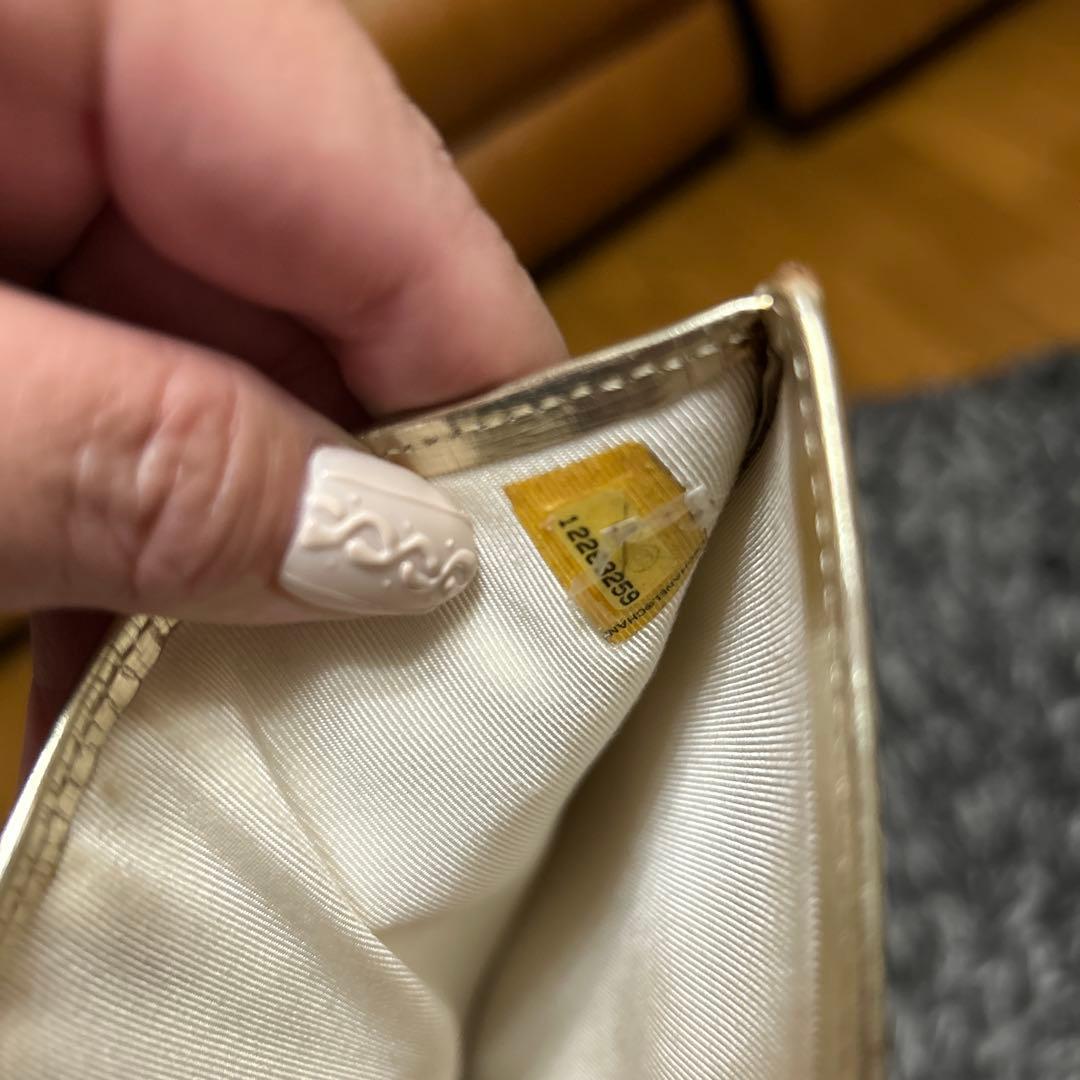 CHANEL ゴールド 二つ折り長財布 ガマ口　箱付き