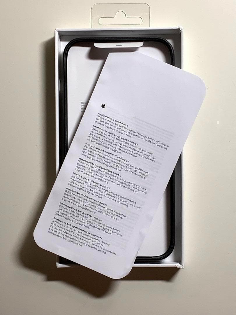 【新品】純正 iPhone 12 / 12 Pro レザーケース・ブラック①