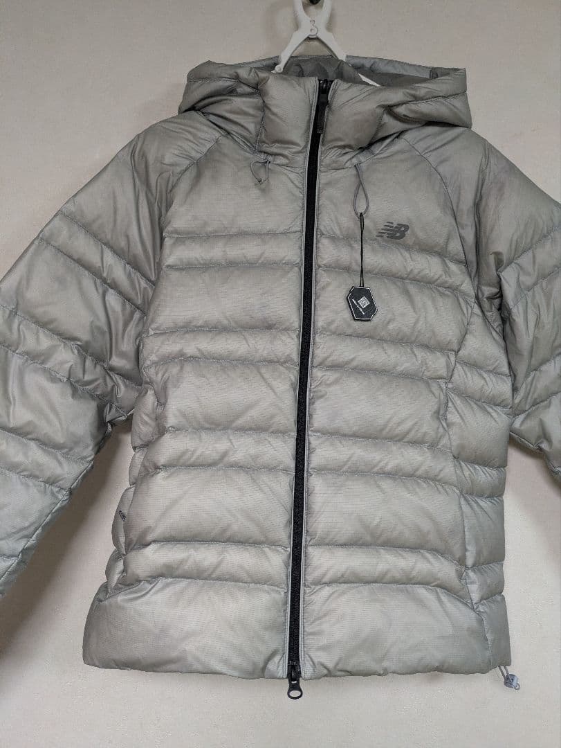 入手困難 New Balance ダウンジャケット ライトグレー XS 韓国限定