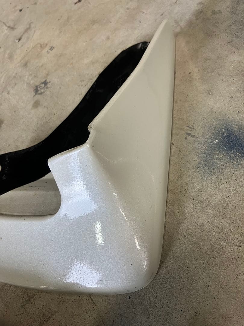 ハイエース 純正 マッドガード ホワイト