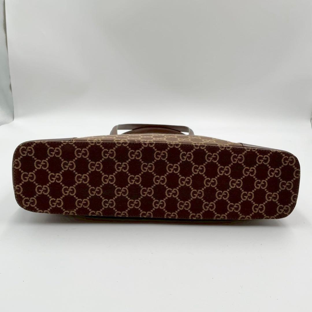 美品　グッチ　GGキャンバス　トートバッグ　A4対応　定番　総柄　ブラウン