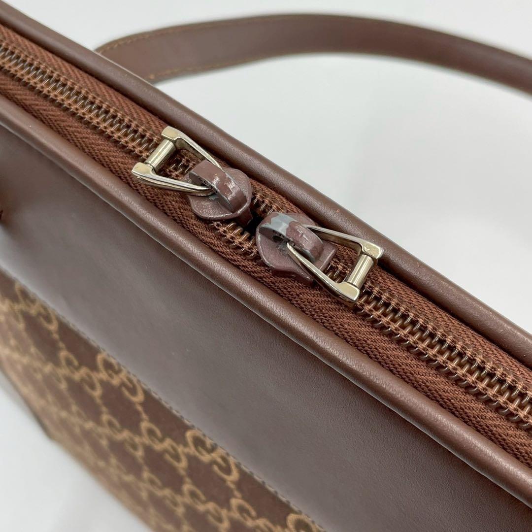 美品　グッチ　GGキャンバス　トートバッグ　A4対応　定番　総柄　ブラウン