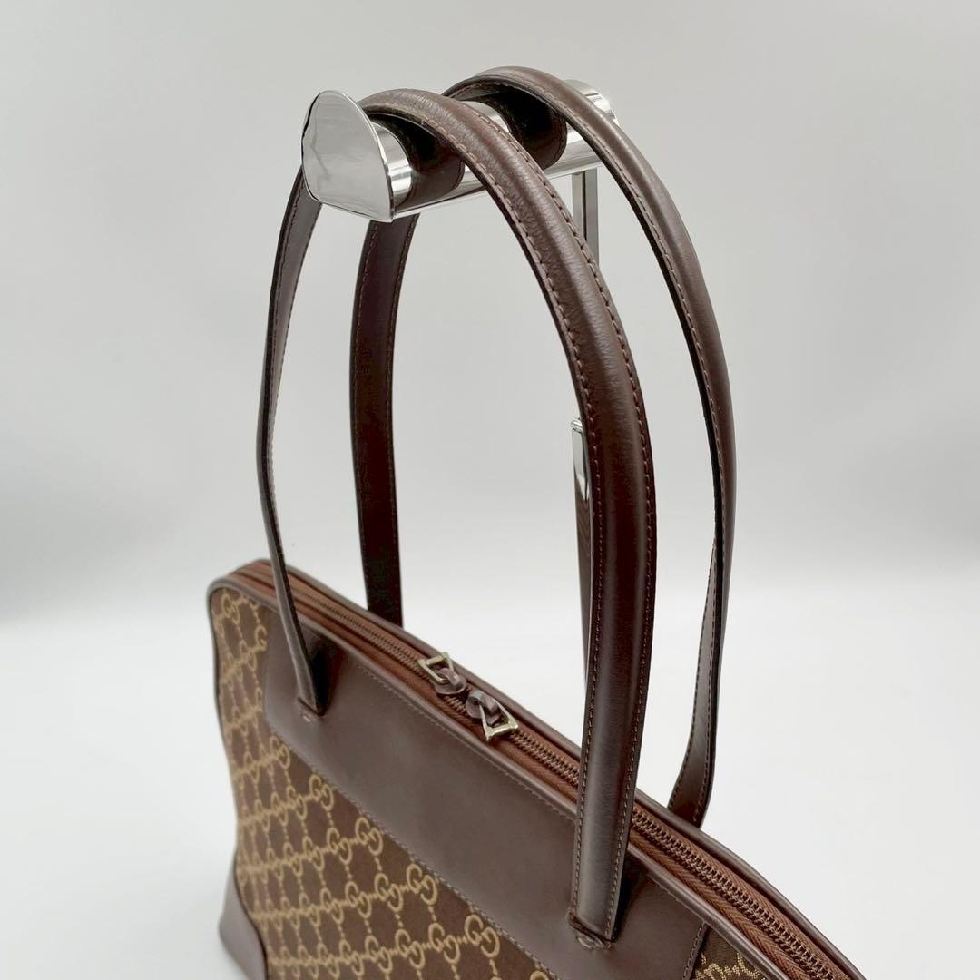 美品　グッチ　GGキャンバス　トートバッグ　A4対応　定番　総柄　ブラウン