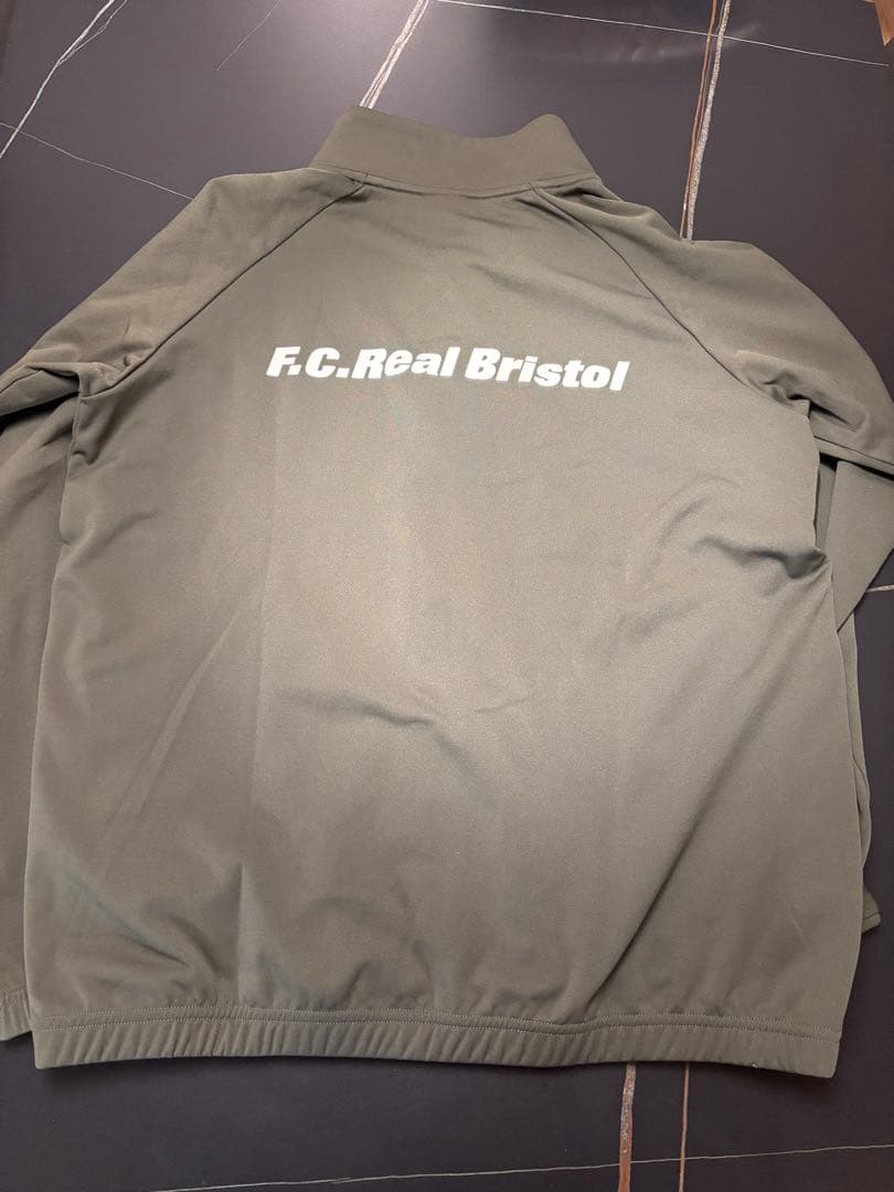 F.C.Real Bristol オリーブグリーンセットアップ　上下