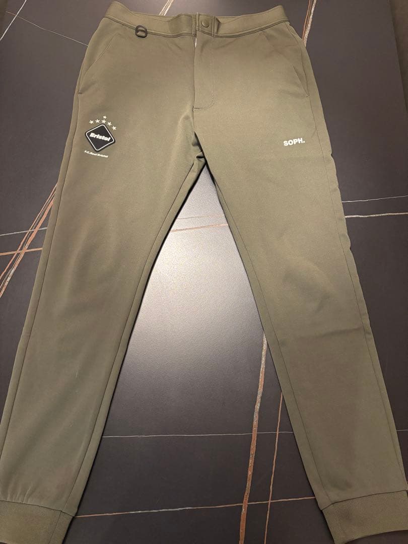 F.C.Real Bristol オリーブグリーンセットアップ　上下