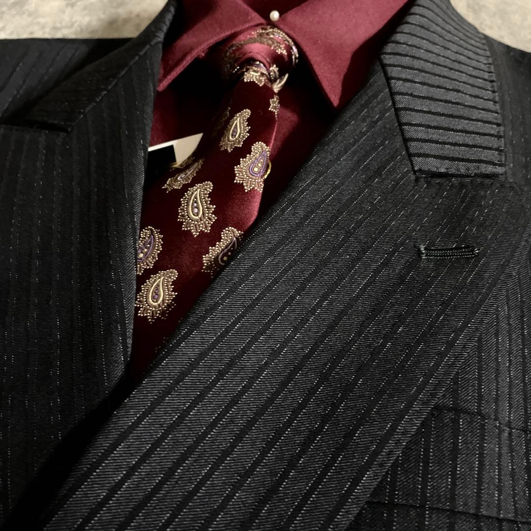 イタリア製 極上ウール ダブルスーツ × GUCCI GG柄 ネクタイコーデ