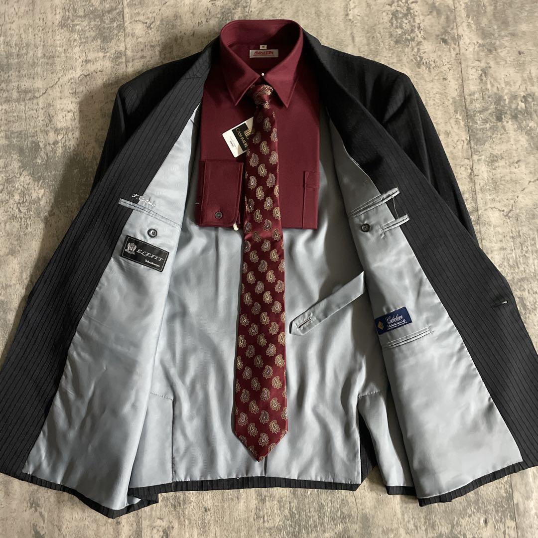 イタリア製 極上ウール ダブルスーツ × GUCCI GG柄 ネクタイコーデ