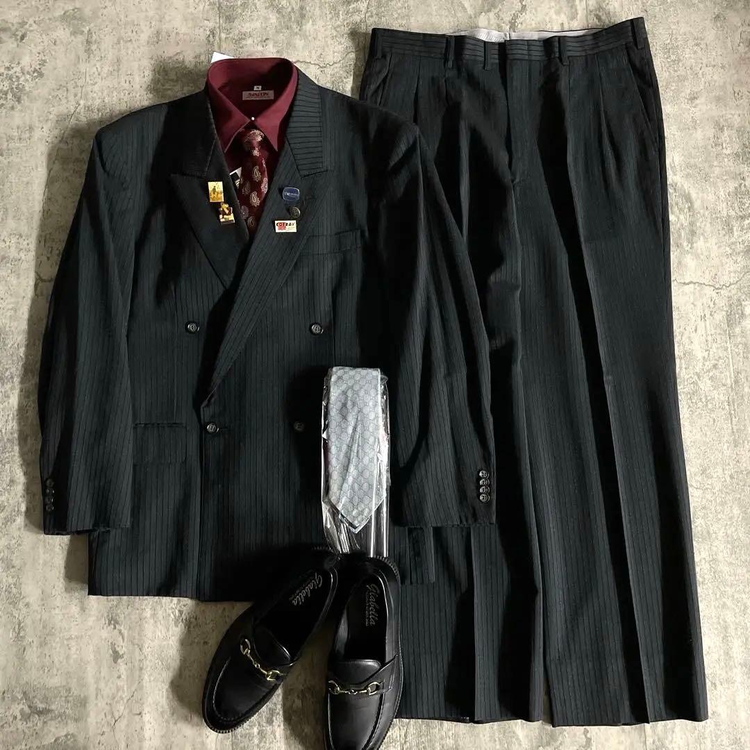 イタリア製 極上ウール ダブルスーツ × GUCCI GG柄 ネクタイコーデ