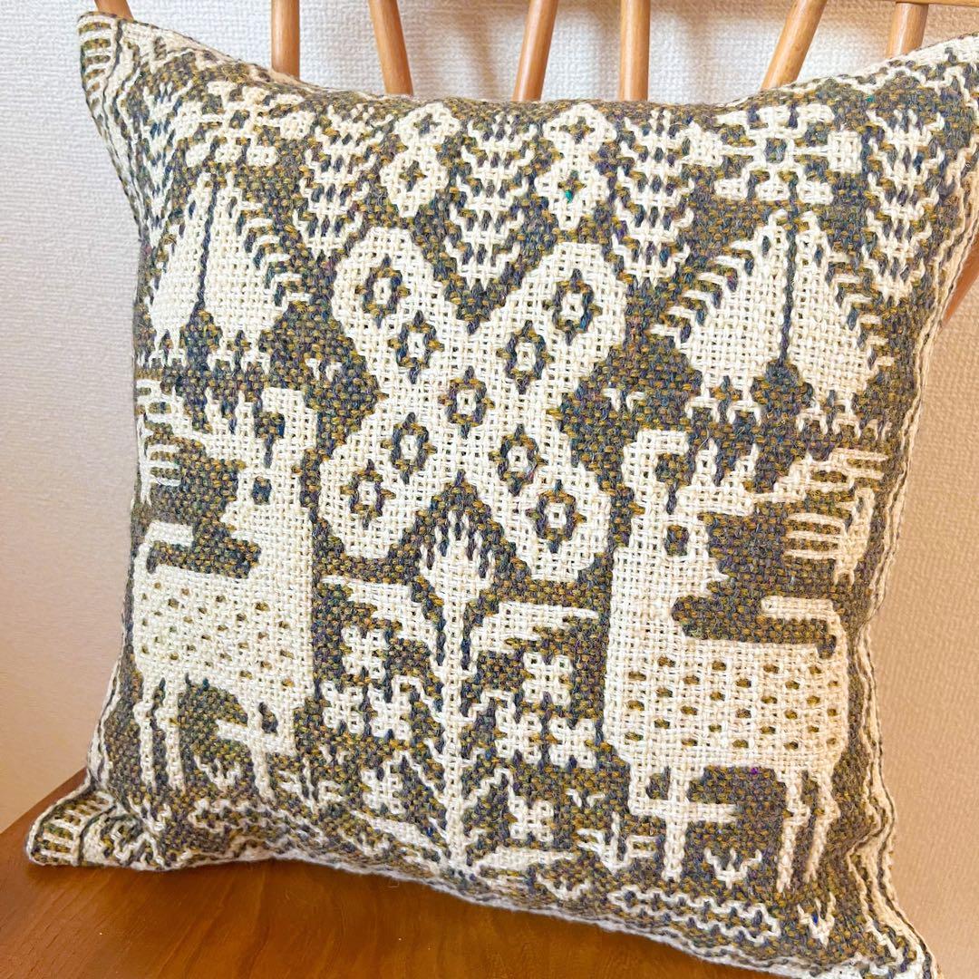 ヤノフ村の絵織物 クッションカバー 森の動物たち