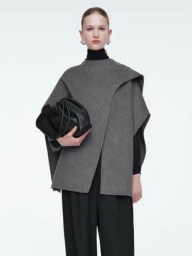 新品未使用 cos ダブルフェイスウールスカーフケープ ポンチョ