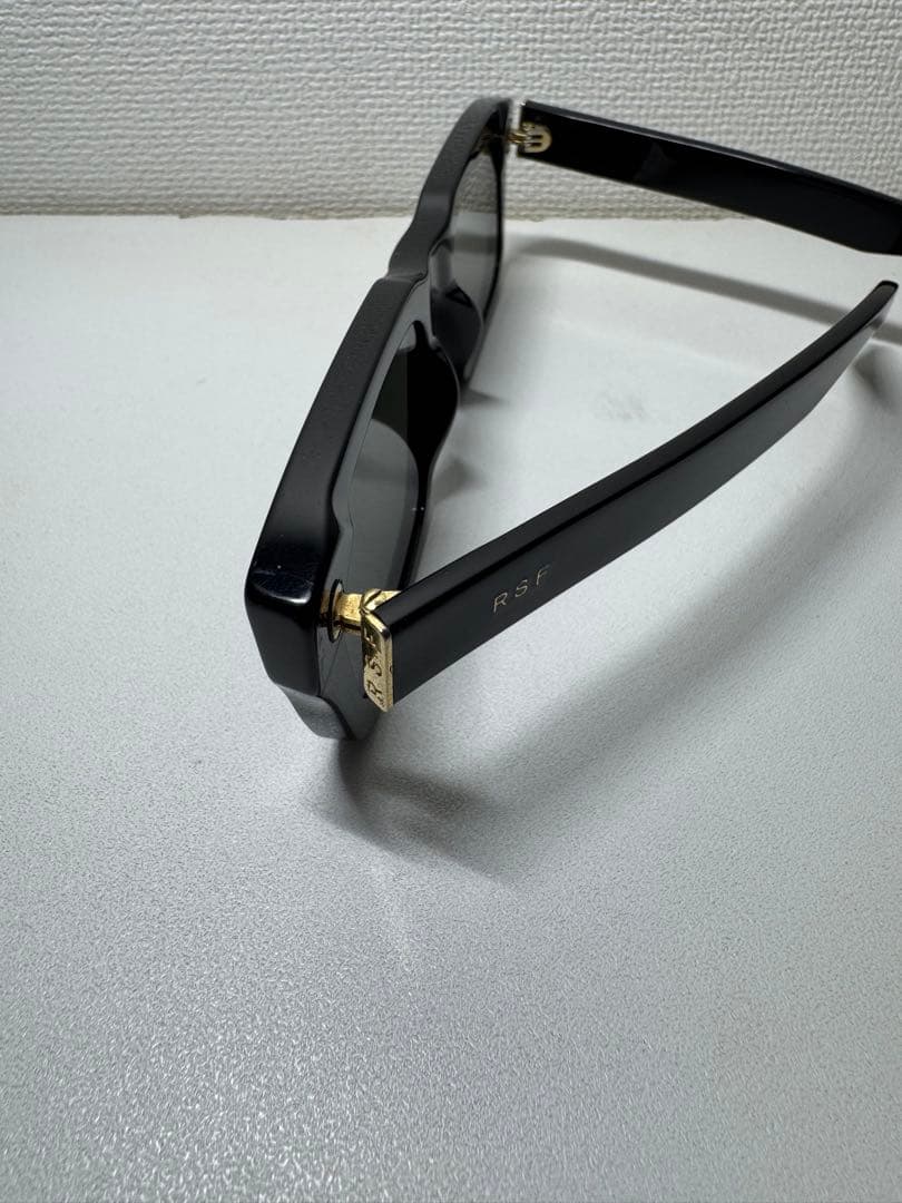 RETROSUPERFUTURE Augusto サングラス