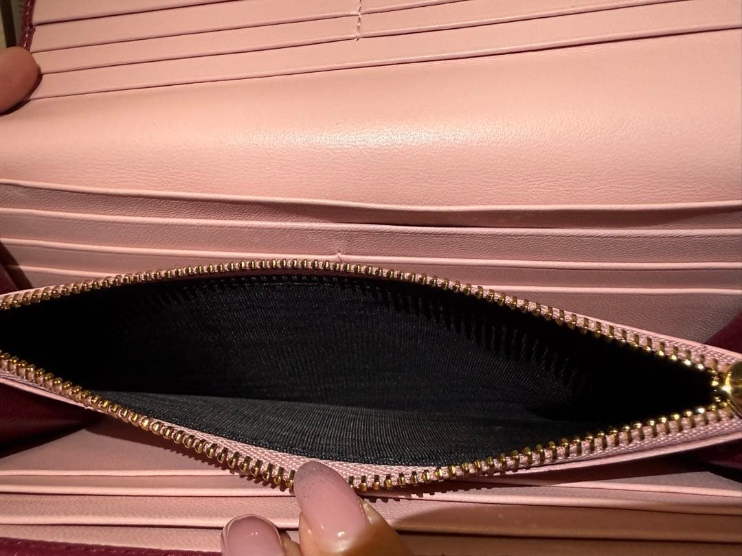 【美品】BVLGARI ブルガリ　バーガンディ 長財布