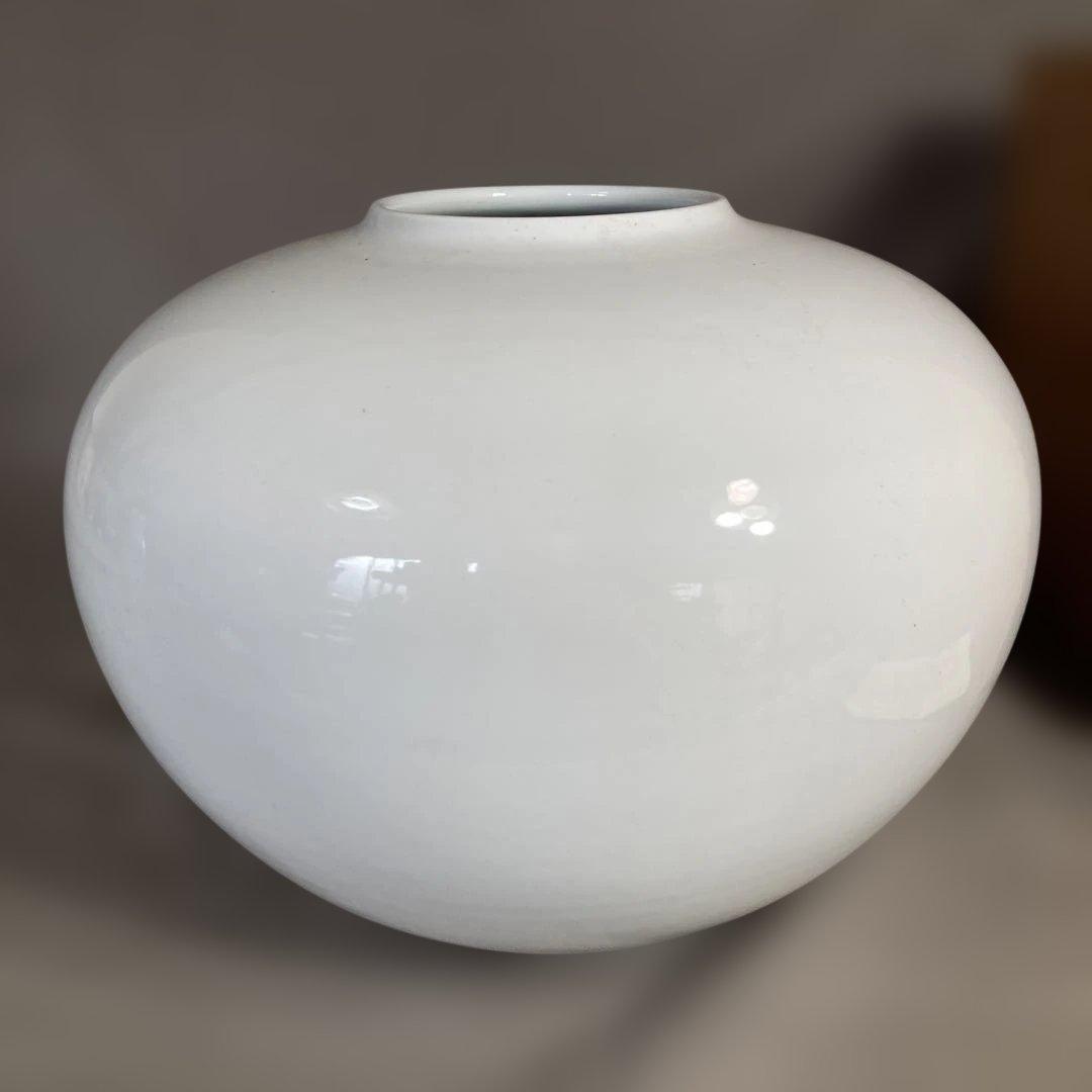 【中村清六】白磁の伝統　名窯　重要無形文化財　有田高麗庵　中村清六作　白磁　壷