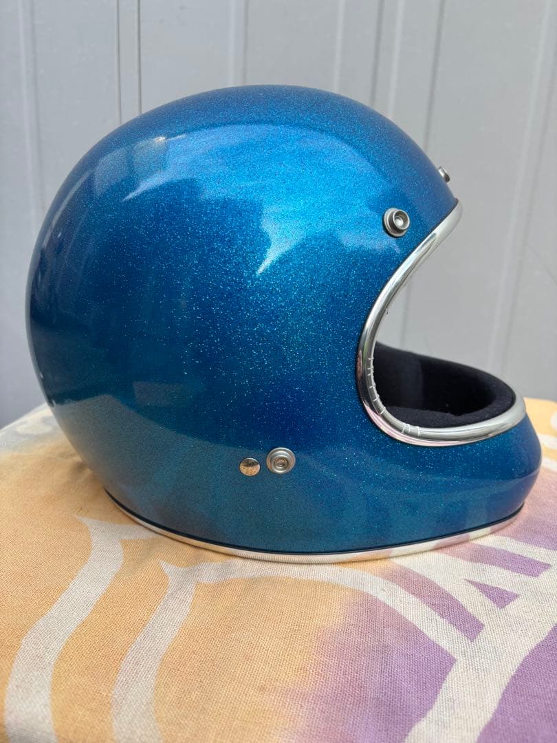 ダムトラックス　ヘルメット　青ラメ
