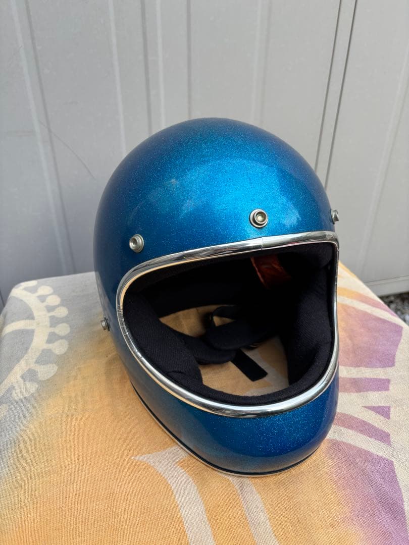ダムトラックス　ヘルメット　青ラメ
