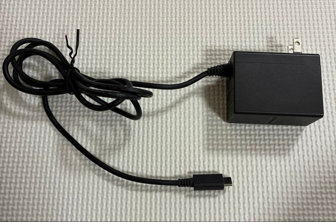 Nintendo Switch lite コーラルピンク　純正アダプタ付き