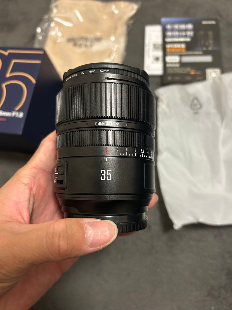 BRIGHTIN STAR AF 35mm F1.8レンズ