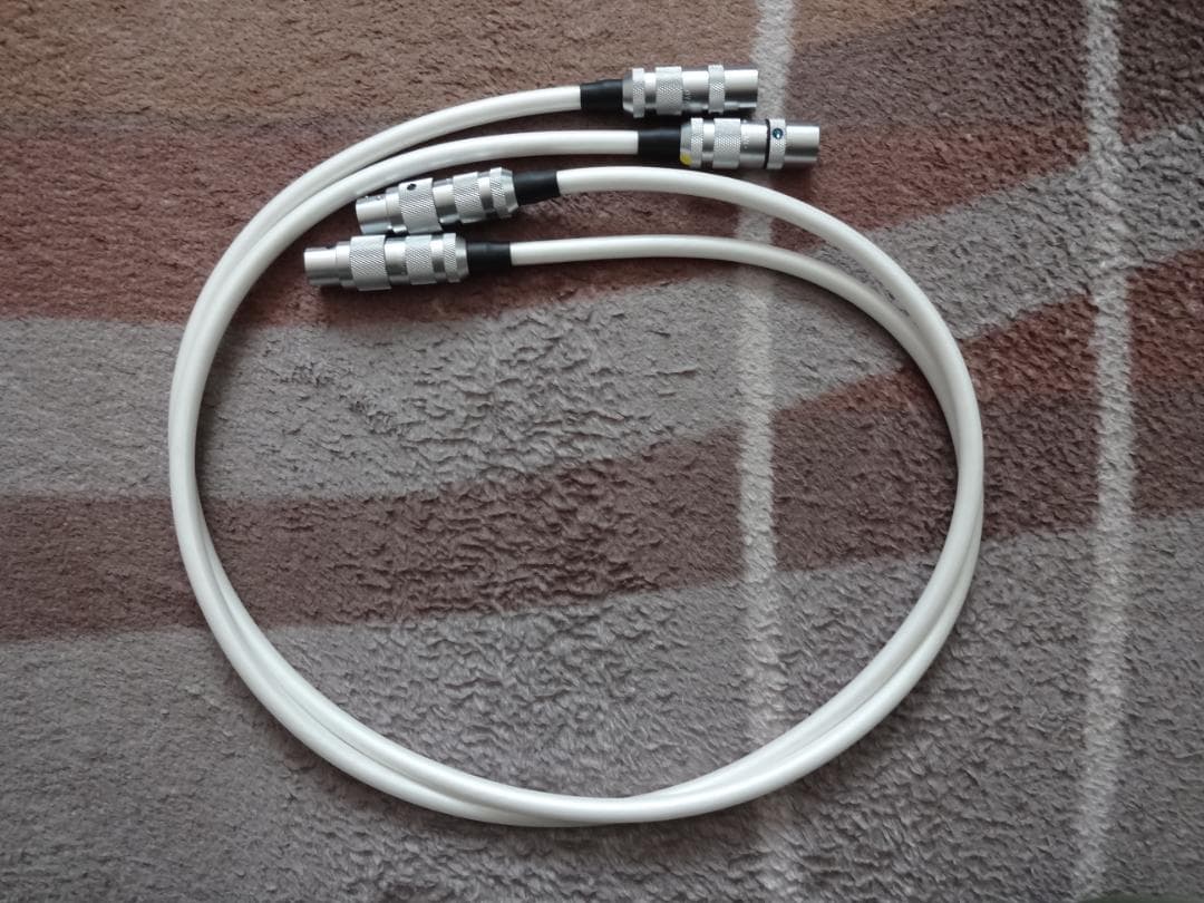 オヤイデ OYAIDE TUNAMI TERZO XX V2 XLR