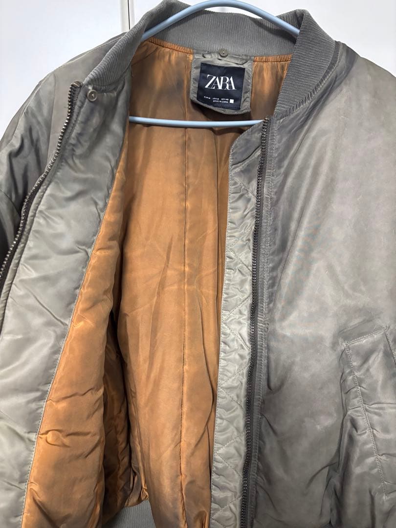 ZARAコントラストカラーボンバージャケット　短丈　　MA-1ブルゾン