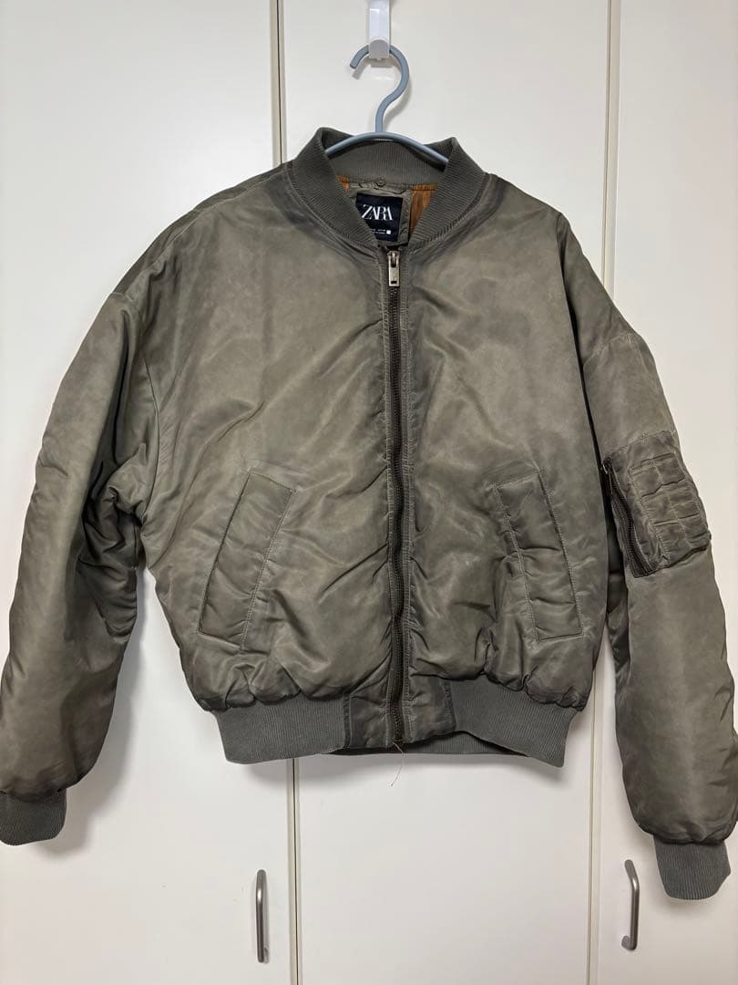 ZARAコントラストカラーボンバージャケット　短丈　　MA-1ブルゾン