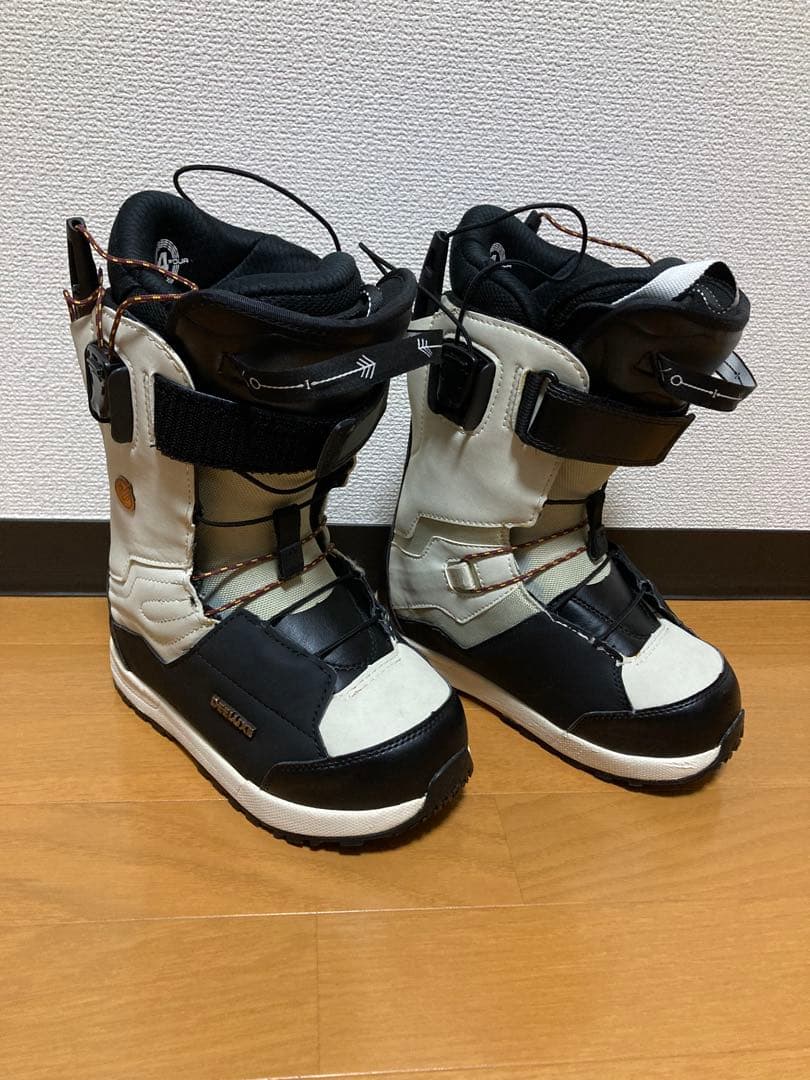 DEELUXE ディーラックス EMPAIRE LARA エンパイア ララ