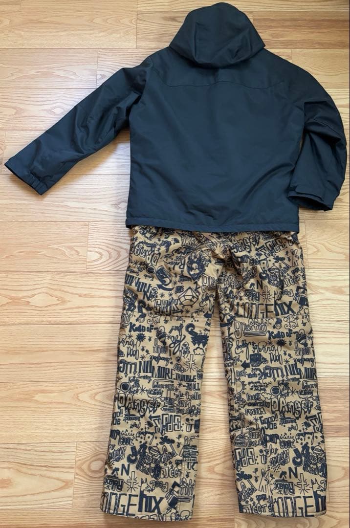 Mizuno スキーウェア ジュニア160セットサイズ調整機能長く着れる