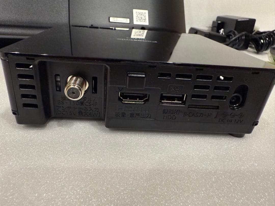 Panasonic UN-19F10-K 19インチ ポータブルテレビ