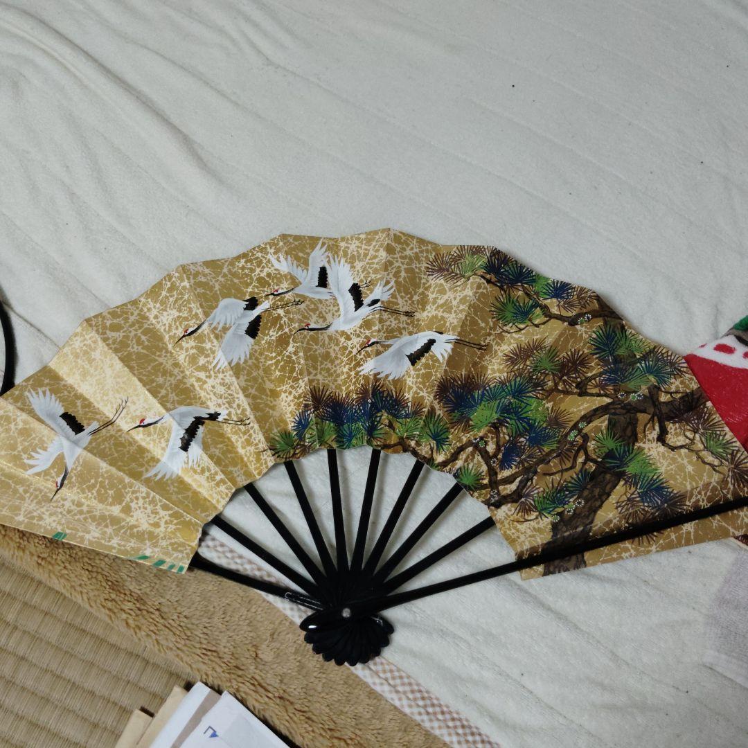 舞扇子 鶴と松のデザイン