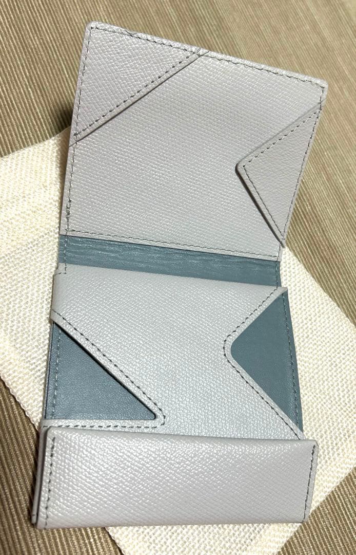 abrAsus アブラサス　ライトグレー　財布